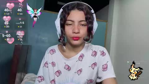 Snapshot of helia_n_amy chatting on 11.05.25 Helia Transfem and Amy online show from 11.05.25