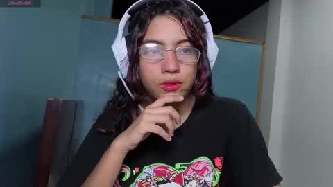 Snapshot of helia_n_amy chatting on 11.07.25 Helia Transfem and Amy online show from 11.07.25