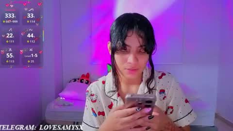 Snapshot of helia_n_amy chatting on 04.29.26 Helia Transfem and Amy online show from 04.29.26