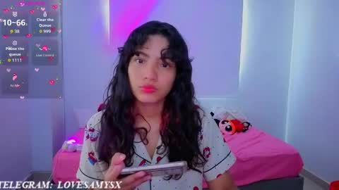 Snapshot of helia_n_amy chatting on 05.08.26 Helia Transfem and Amy online show from 05.08.26