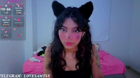 Snapshot of helia_n_amy chatting on 05.15.26 Helia Transfem and Amy online show from 05.15.26