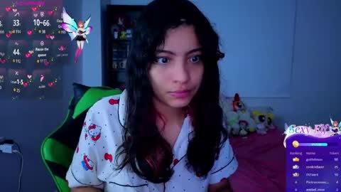 Snapshot of helia_n_amy chatting on 05.29.26 Helia Transfem and Amy online show from 05.29.26