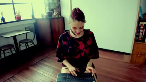 Heliconia online show from 10.12.25