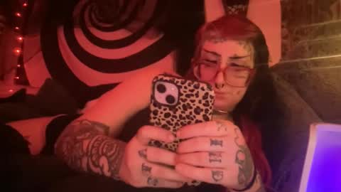 Bunnie Rotz online show from 12.21.25