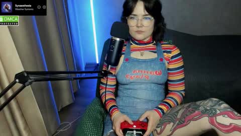 Red online show from 10.31.25