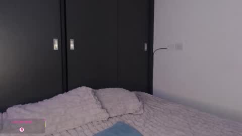 Snapshot of hell_luna chatting on 10.01.25 Luna online show from 10.01.25