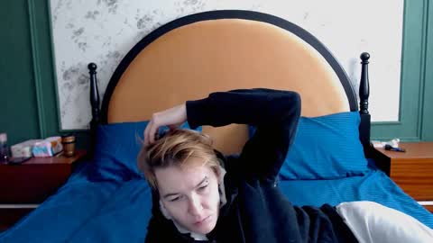 HellDollz  online show from 10.13.25