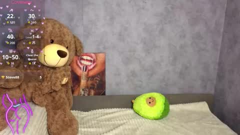 Snapshot of hellen__moore chatting on 10.19.25 GTM3Mon Tue Wed Thu Fri San 0400 am-1030pm online show from 10.19.25