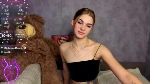 Snapshot of hellen__moore chatting on 10.21.25 GTM3Mon Tue Wed Thu Fri San 0400 am-1030pm online show from 10.21.25