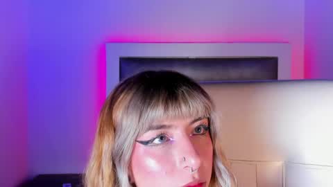 hellen__smith_ online show from 05.07.26