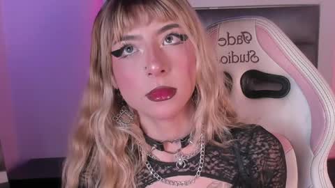 hellen__smith_ online show from 05.21.26