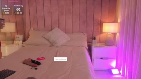 hellen_mckenzie online show from 09.24.25