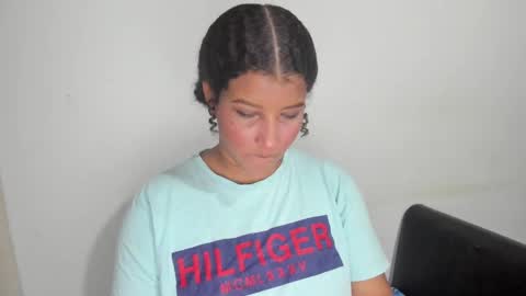 hellen_scot_ online show from 11.16.25