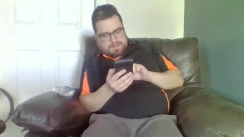 Snapshot of hellflow chatting on 10.28.25 hellflow online show from 10.28.25