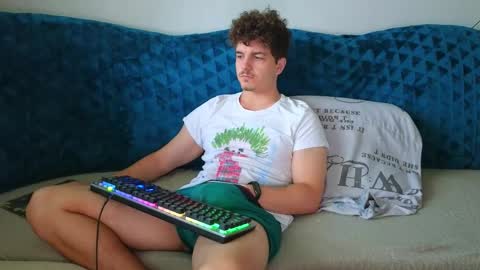 Snapshot of hellish_sugar chatting on 09.18.25 Remy online show from 09.18.25