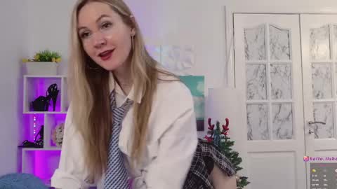 Snapshot of hello_lisha chatting on 12.23.24 Alisia Monday to Friday from 10 am to 4 pm GMT 2 online show from 12.23.24