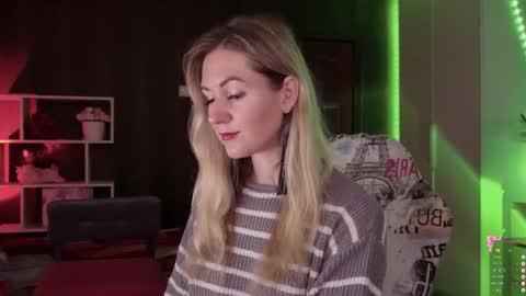 Snapshot of hello_lisha chatting on 10.10.25 Alisia Monday to Friday from 10 am to 4 pm GMT 2 online show from 10.10.25