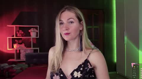 Snapshot of hello_lisha chatting on 10.13.25 Alisia Monday to Friday from 10 am to 4 pm GMT 2 online show from 10.13.25