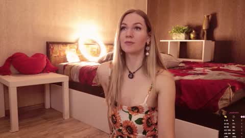 Alisia  Monday to Friday from 10 am to 4 pm GMT 2 online show from 03.04.26