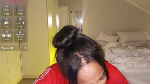 Snapshot of hellsd97 chatting on 12.17.24 hellsd97 online show from 12.17.24