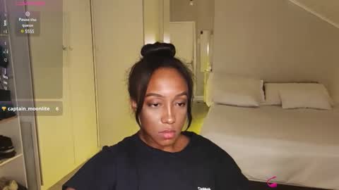 Snapshot of hellsd97 chatting on 12.30.24 hellsd97 online show from 12.30.24