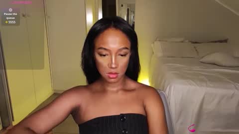 Snapshot of hellsd97 chatting on 02.11.25 hellsd97 online show from 02.11.25