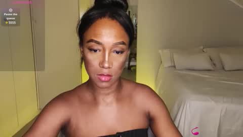 Snapshot of hellsd97 chatting on 02.11.25 hellsd97 online show from 02.11.25