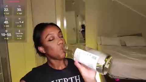 Snapshot of hellsd97 chatting on 02.19.25 hellsd97 online show from 02.19.25