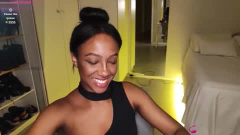 Snapshot of hellsd97 chatting on 02.21.25 hellsd97 online show from 02.21.25