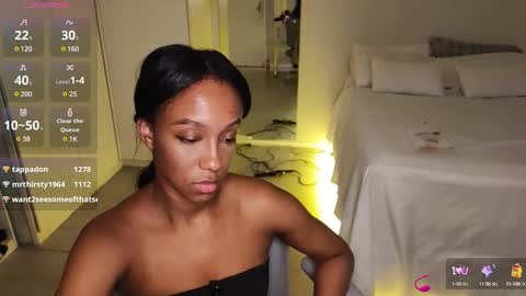 Snapshot of hellsd97 chatting on 02.23.25 hellsd97 online show from 02.23.25