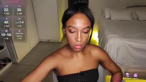 Snapshot of hellsd97 chatting on 02.24.25 hellsd97 online show from 02.24.25