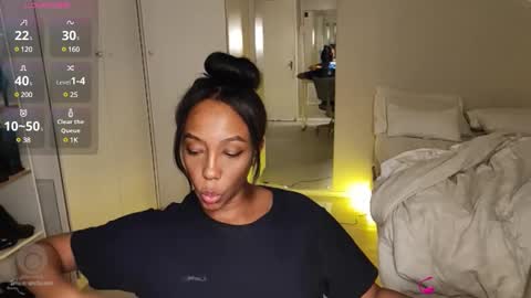 Snapshot of hellsd97 chatting on 03.04.25 hellsd97 online show from 03.04.25