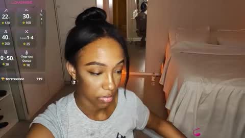 Snapshot of hellsd97 chatting on 03.12.25 hellsd97 online show from 03.12.25