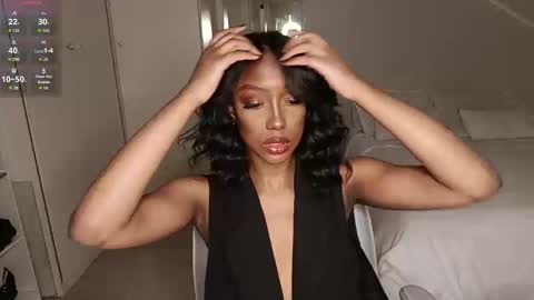 Snapshot of hellsd97 chatting on 10.08.25 hellsd97 online show from 10.08.25