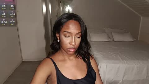 Snapshot of hellsd97 chatting on 10.15.25 hellsd97 online show from 10.15.25