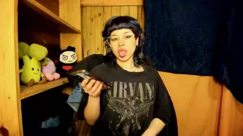 helokitkat online show from 10.21.25