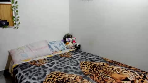 helokitkat online show from 11.19.25