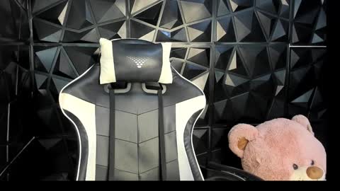 heluehorny13 online show from 11.29.25