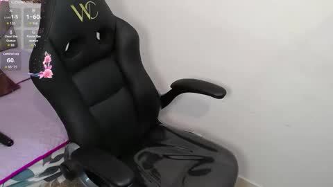 Snapshot of heluejamil chatting on 10.14.25 Zahira online show from 10.14.25