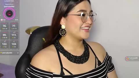 Snapshot of heluejamil chatting on 10.20.25 Zahira online show from 10.20.25