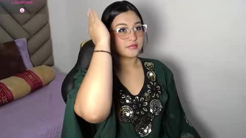 Snapshot of heluejamil chatting on 10.29.25 Zahira online show from 10.29.25