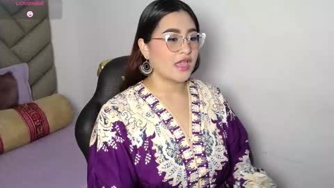 Snapshot of heluejamil chatting on 10.30.25 Zahira online show from 10.30.25