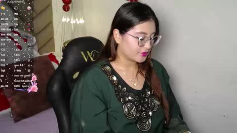 Snapshot of heluejamil chatting on 11.16.25 Zahira online show from 11.16.25