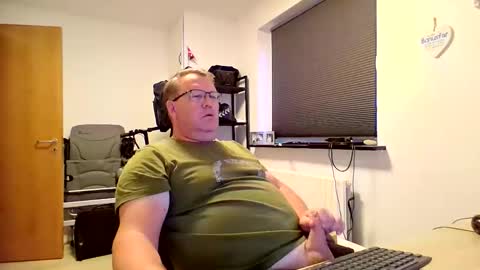 Snapshot of henrikrp1971 chatting on 11.13.25 henrikrp1971 online show from 11.13.25