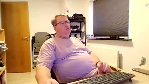 henrikrp1971 online show from 12.15.25