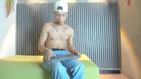 Snapshot of henry_green2 chatting on 02.27.26 Henry online show from 02.27.26