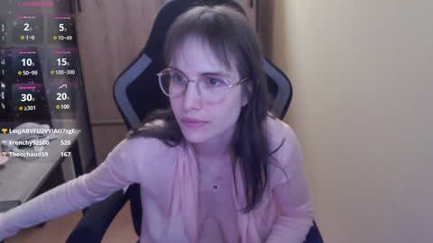 HeraLuna  online show from 01.17.25