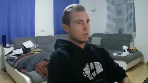 Snapshot of herbstenden chatting on 10.27.25 John Pearl online show from 10.27.25