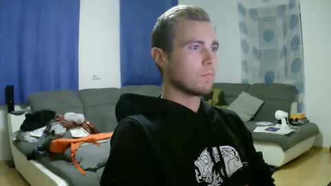 Snapshot of herbstenden chatting on 11.02.25 John Pearl online show from 11.02.25