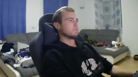 John Pearl online show from 11.11.25